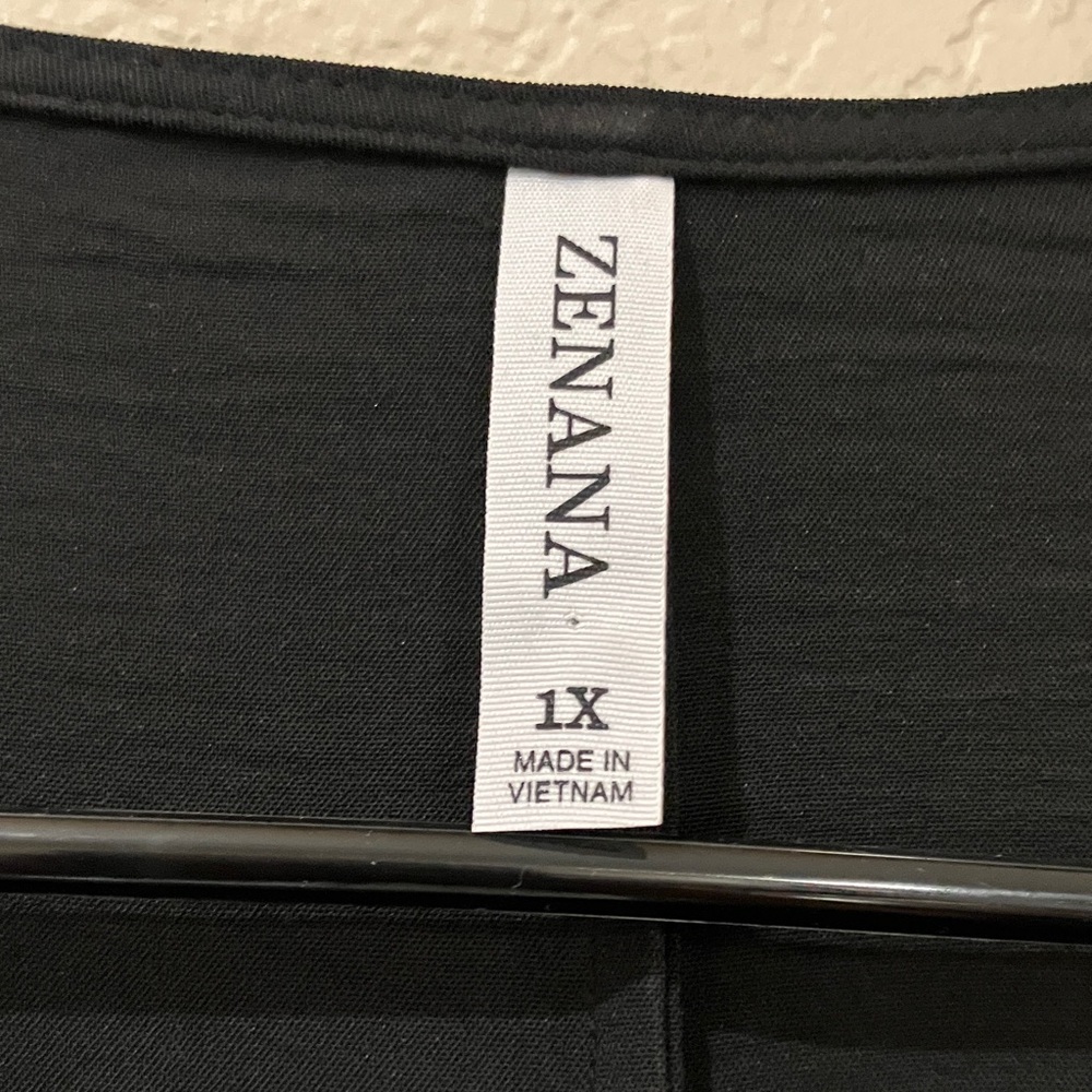 Zenana Black V-Neck Blouse - Picture 2 of 3